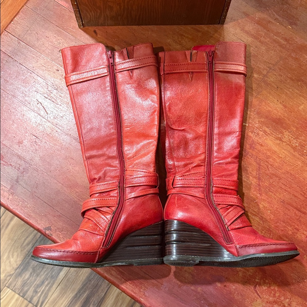 Miz Mooz Red Leather Knee-High Wedge Boots. Size 6.5 - Picture 4 of 13